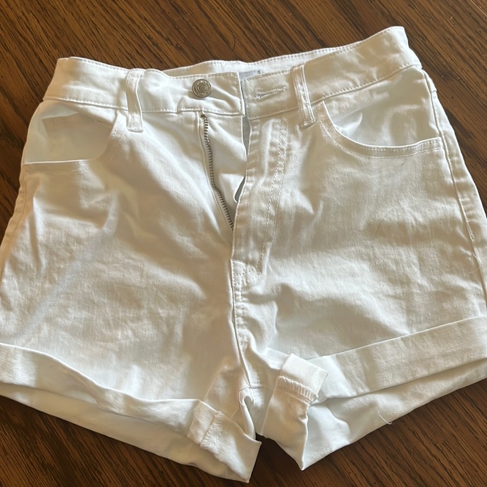 Forever 21 White shorts
